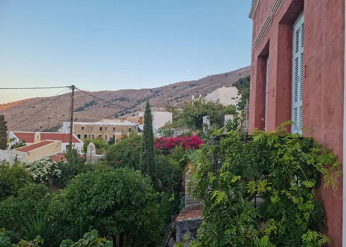 펜션 Symi Village House 시미