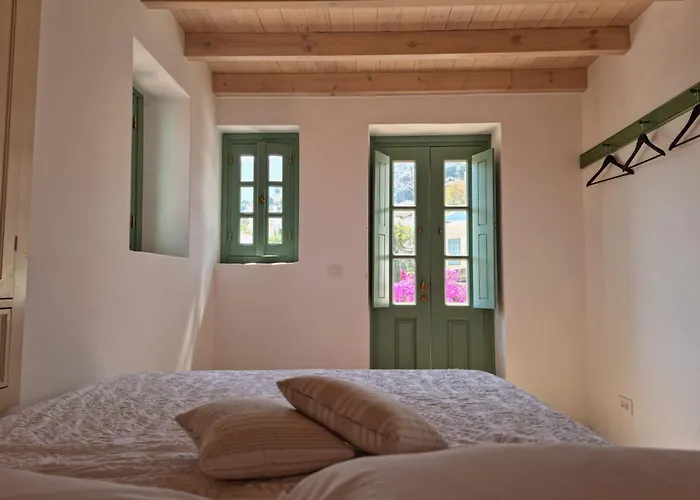 펜션 Symi Village House *