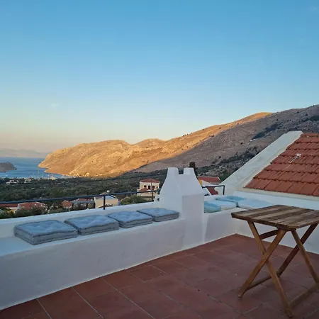 בית נופש Symi Village House *