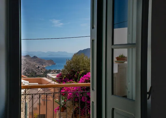 Symi Village House בית נופש *